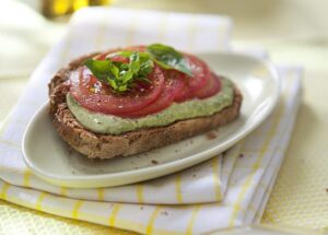 Bruschetta tomate et pesto de roquette